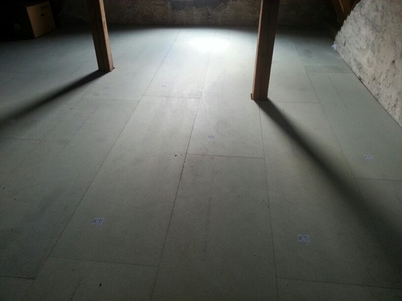 Dämmung der oberen
Geschossdecke laut ENEV.