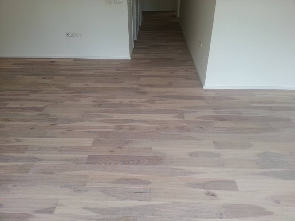 Parkettverlegung vollverklebt